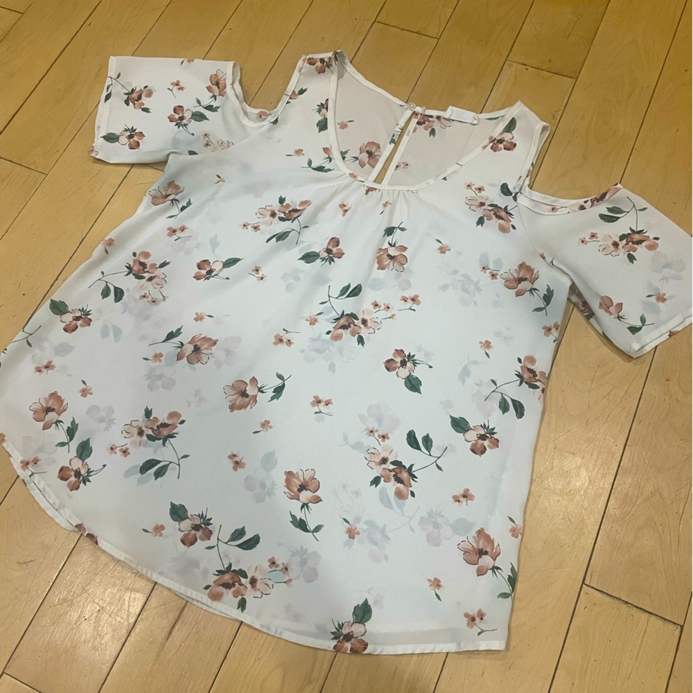 Floral cold-shoulder top